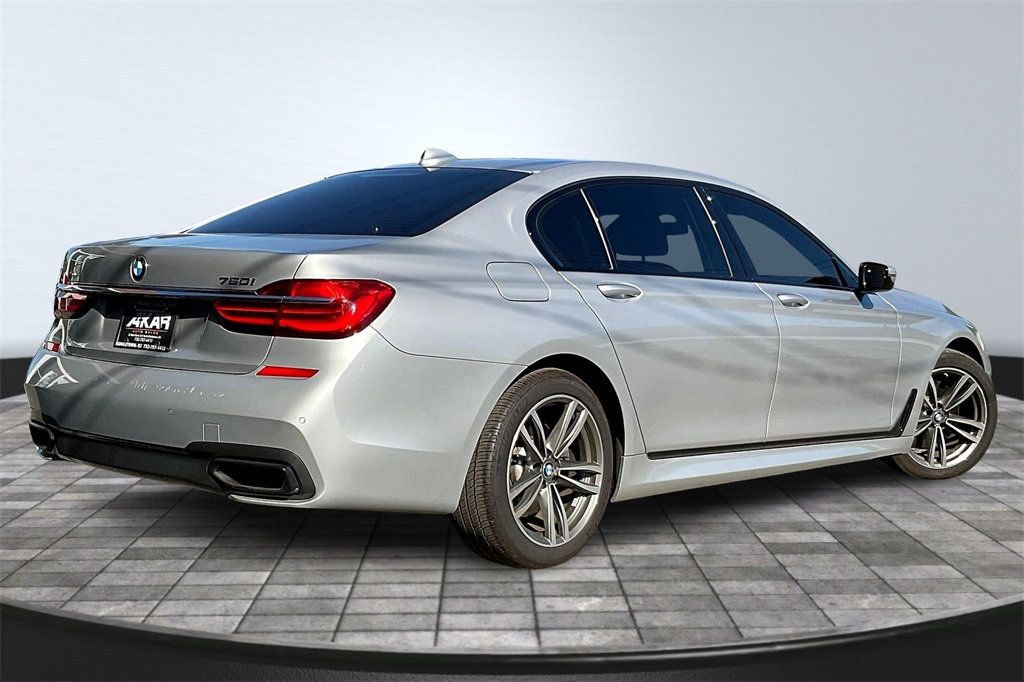 2018 Bmw 750i / B7 xDrive Sedan photo 5