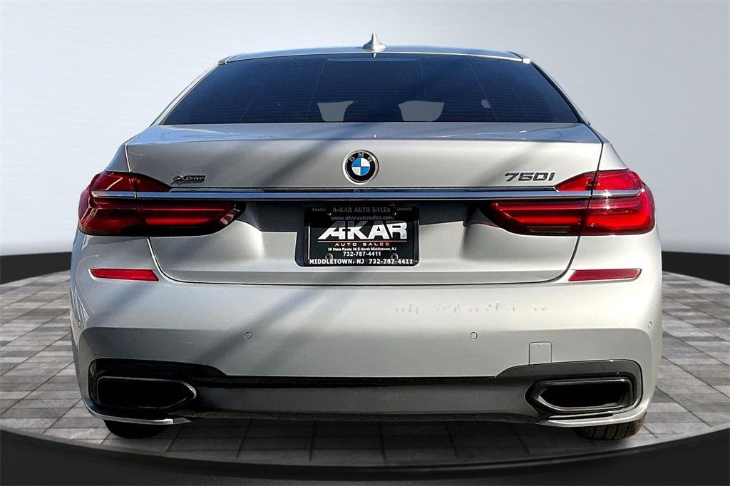 2018 Bmw 750i / B7 xDrive Sedan photo 6