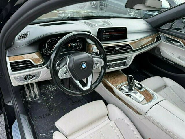 2018 BMW 7 Series 750i xDrive - 22682570 - 9