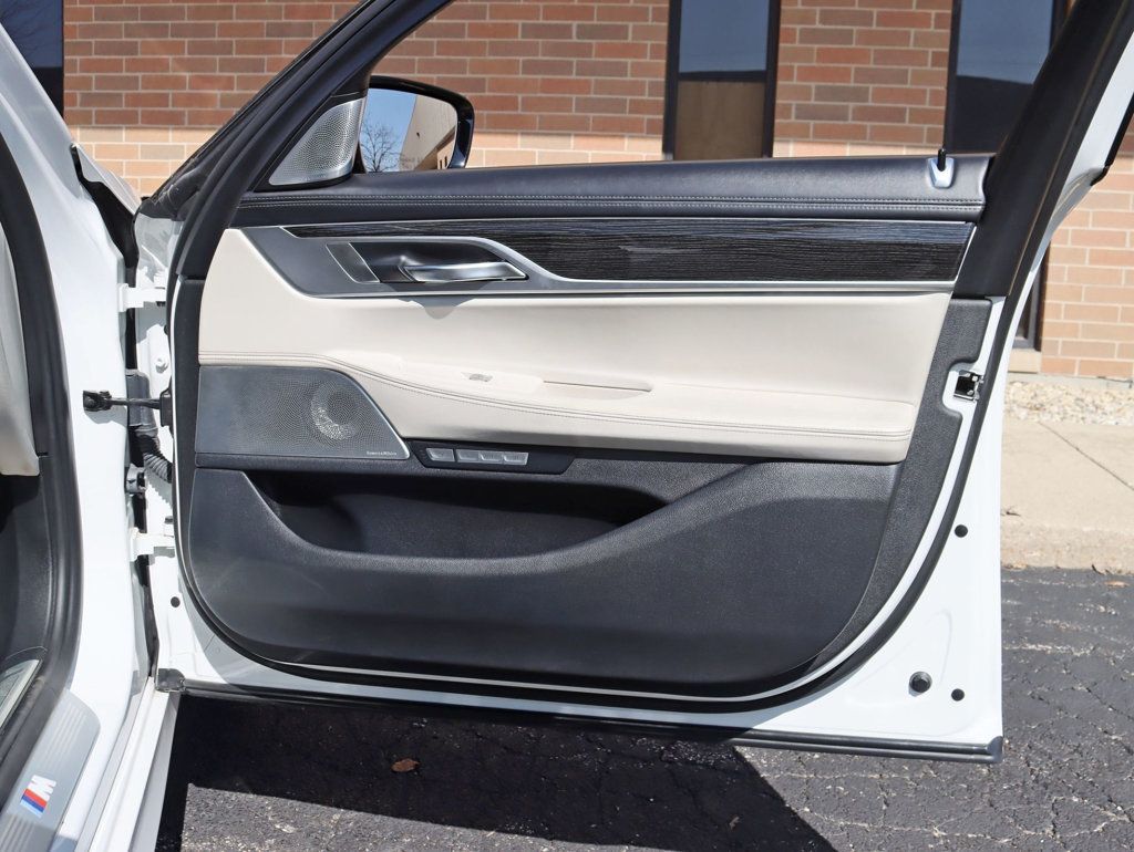 2018 BMW 7 Series 750i XDrive M-Sport - 22997460 - 34