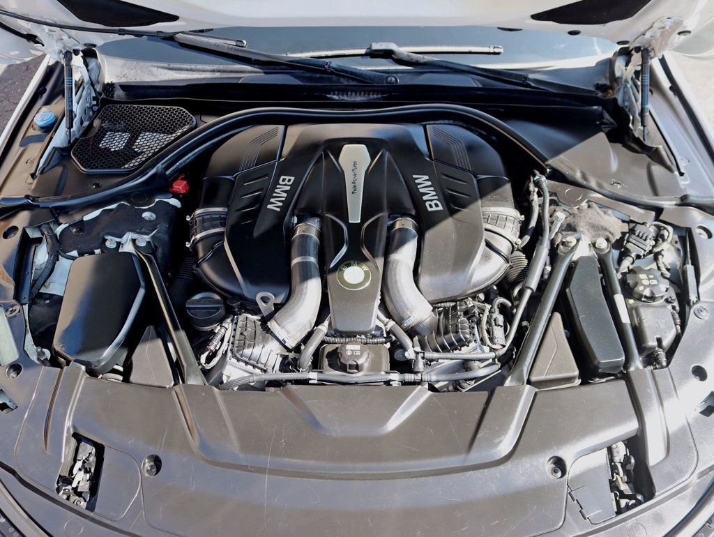 2018 BMW 7 Series 750i XDrive M-Sport - 22997460 - 40