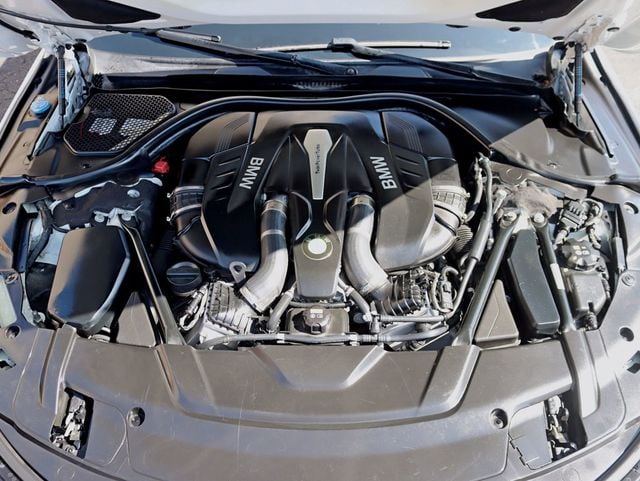 2018 BMW 7 Series 750i XDrive M-Sport - 22997460 - 40