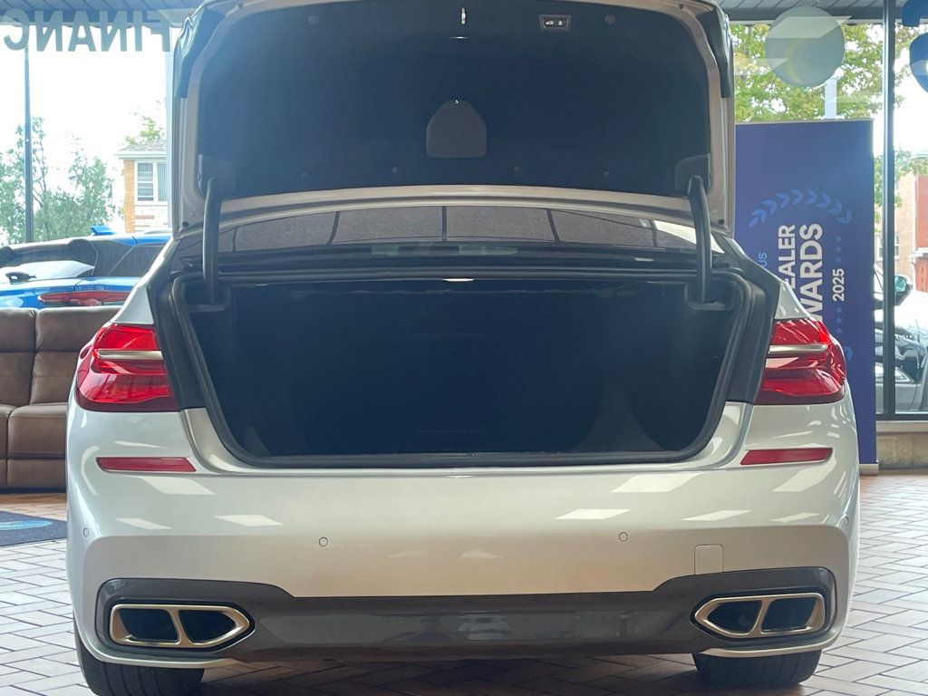 2018 BMW 7 Series M760i xDrive - 23074330 - 13