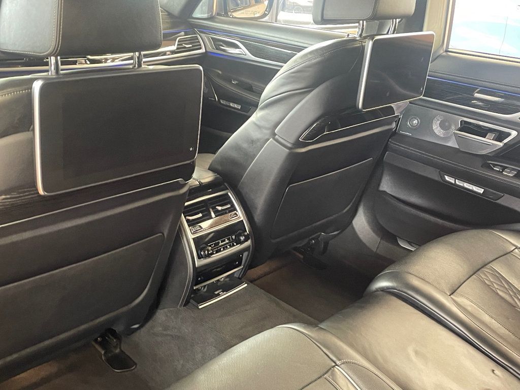 2018 BMW 7 Series M760i xDrive - 23074330 - 22