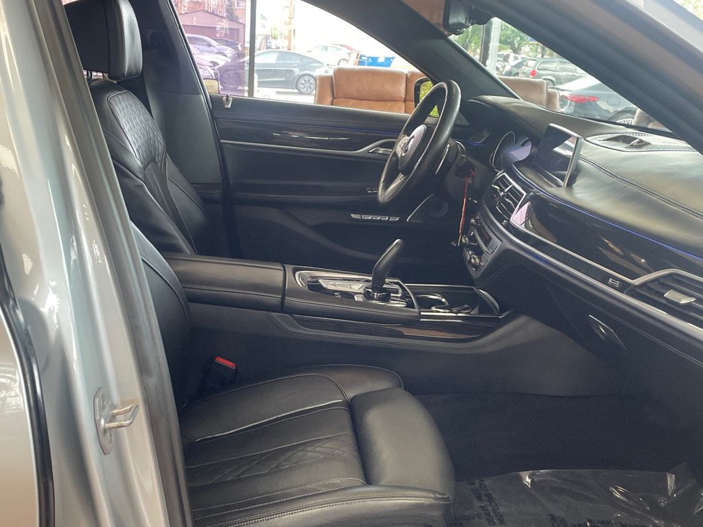 2018 BMW 7 Series M760i xDrive - 23074330 - 27