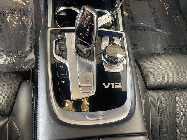 2018 BMW 7 Series M760i xDrive - 23074330 - 36