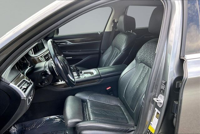 2018 BMW 7 Series xDrive - 23022516 - 9