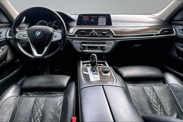 2018 BMW 7 Series xDrive - 23022516 - 18