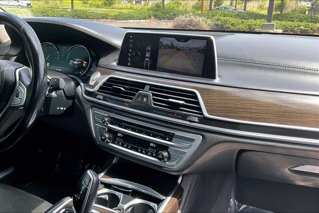 2018 BMW 7 Series xDrive - 23022516 - 30