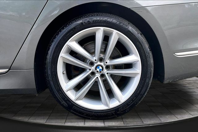 2018 BMW 7 Series xDrive - 23022516 - 36