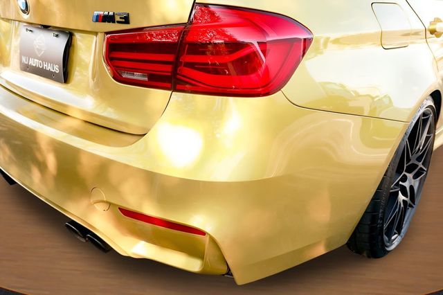 2018 BMW M3 Base - 23009384 - 10