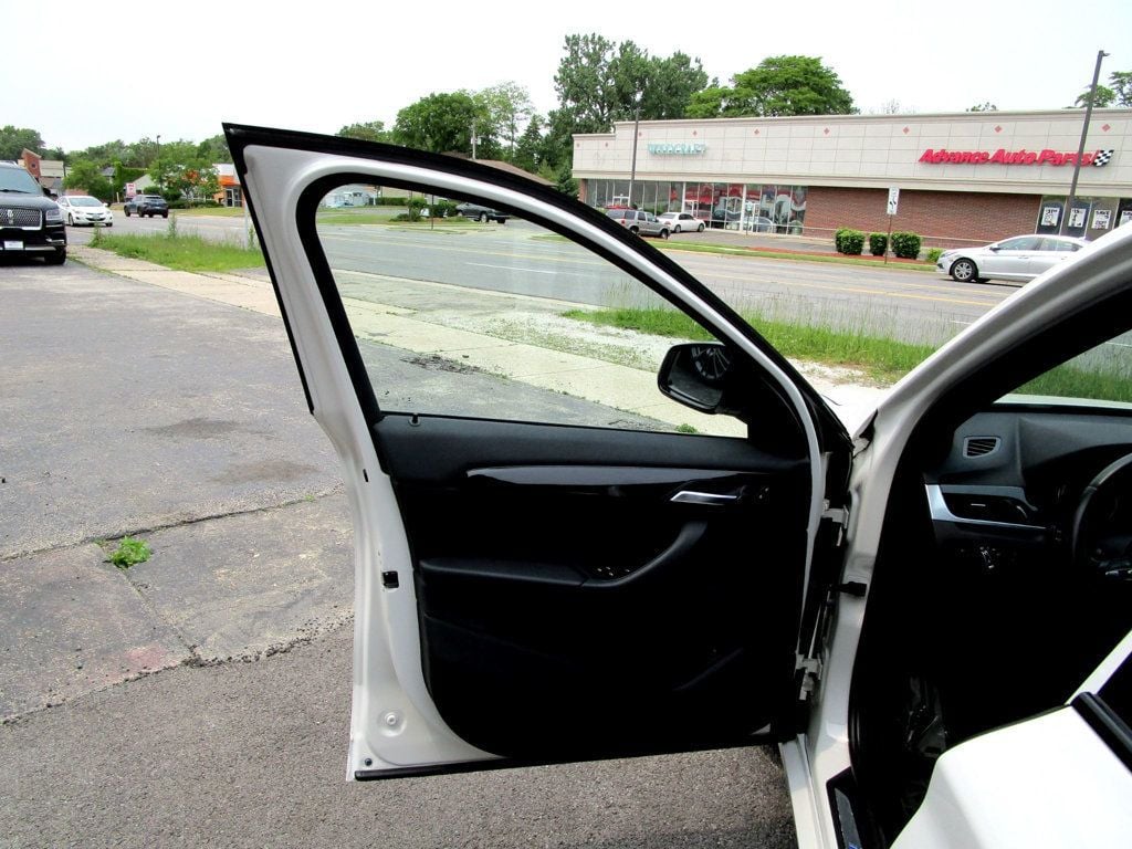 2018 BMW X1 xDrive28i Sports Activity Vehicle - 22861687 - 31