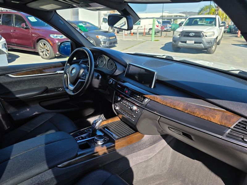 2018 BMW X5 sDrive35i Sports Activity Vehicle - 22969758 - 24