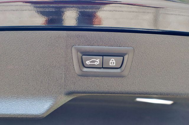 2018 BMW X6 M MSRP$119845/ExecutivePkg/HeadsUpDisplay/Heated&CooledSeats/NAV - 22992335 - 56