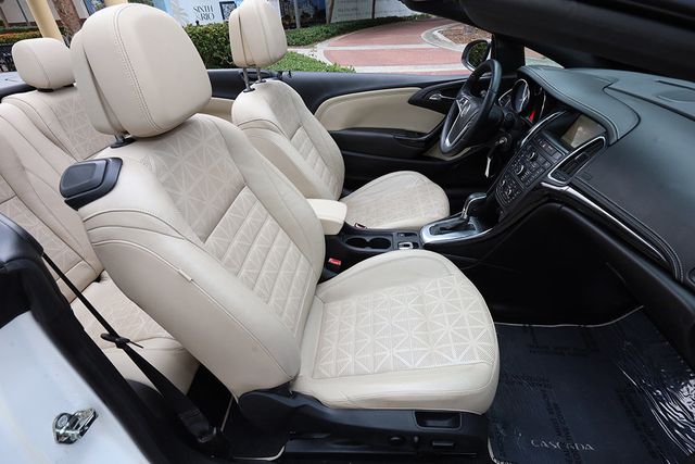 2018 Buick Cascada 2dr Convertible Premium - 23044632 - 26