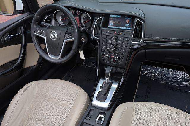 2018 Buick Cascada 2dr Convertible Premium - 23044632 - 30