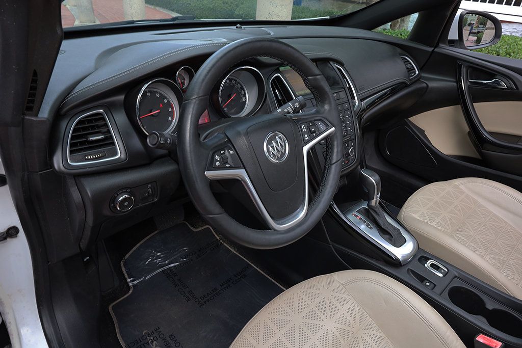 2018 Buick Cascada 2dr Convertible Premium - 23044632 - 31