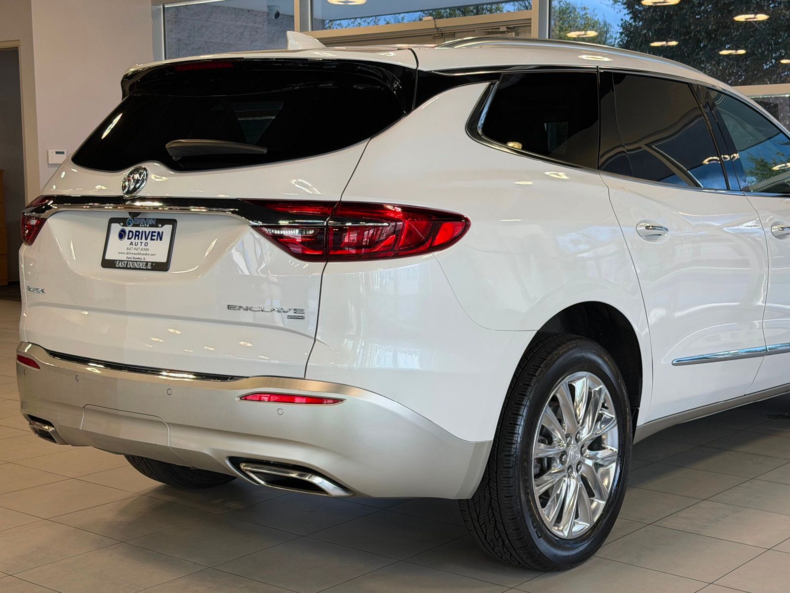2018 Buick Enclave Essence photo 10