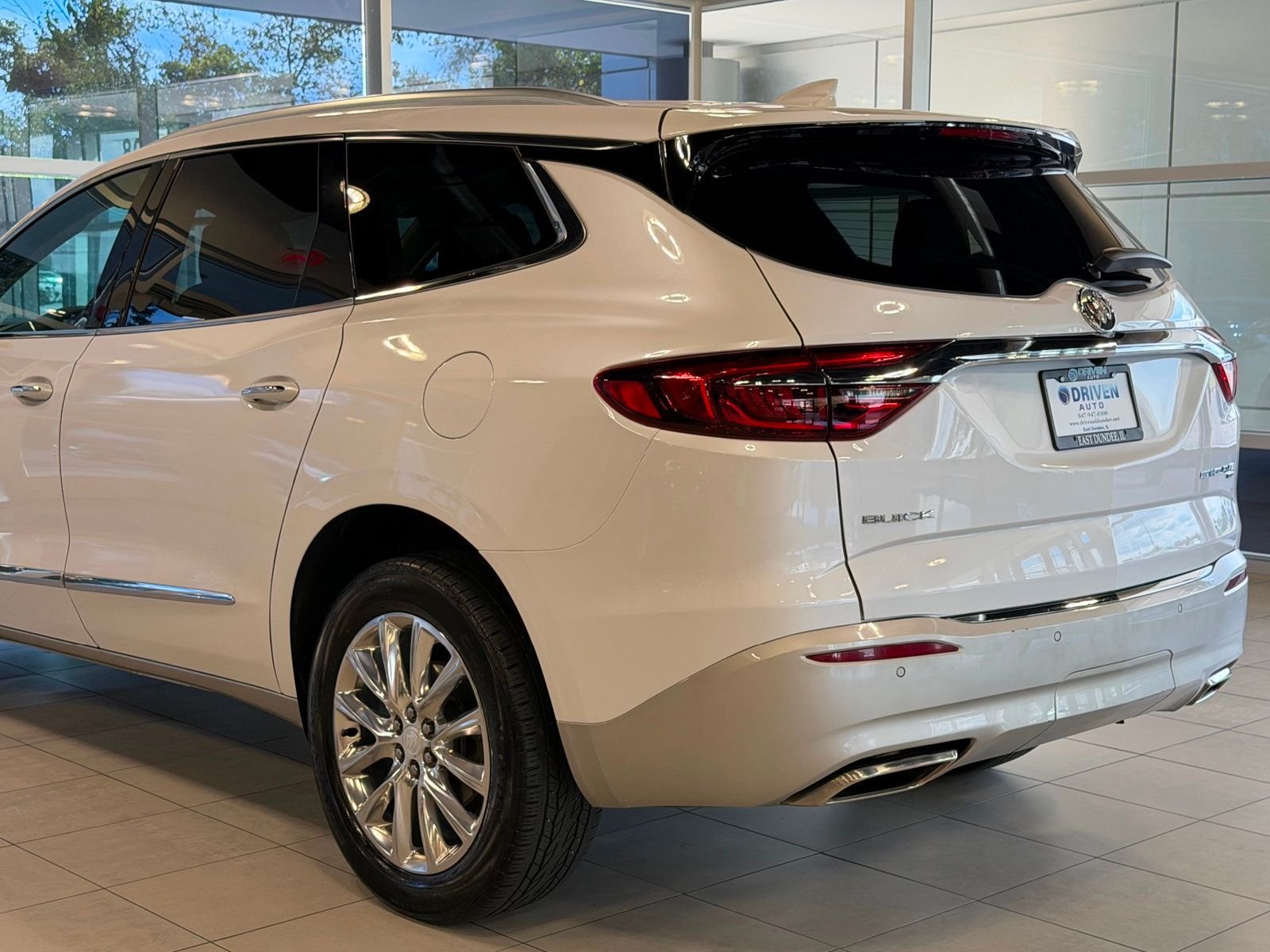 2018 Buick Enclave Essence photo 12