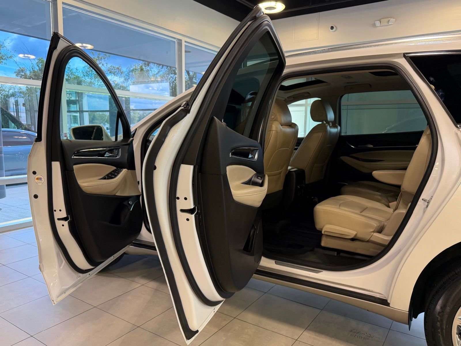 2018 Buick Enclave Essence photo 17
