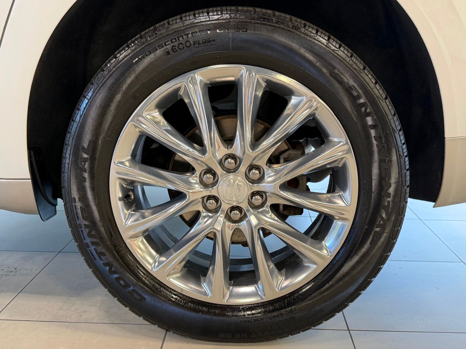 2018 Buick Enclave Essence photo 37