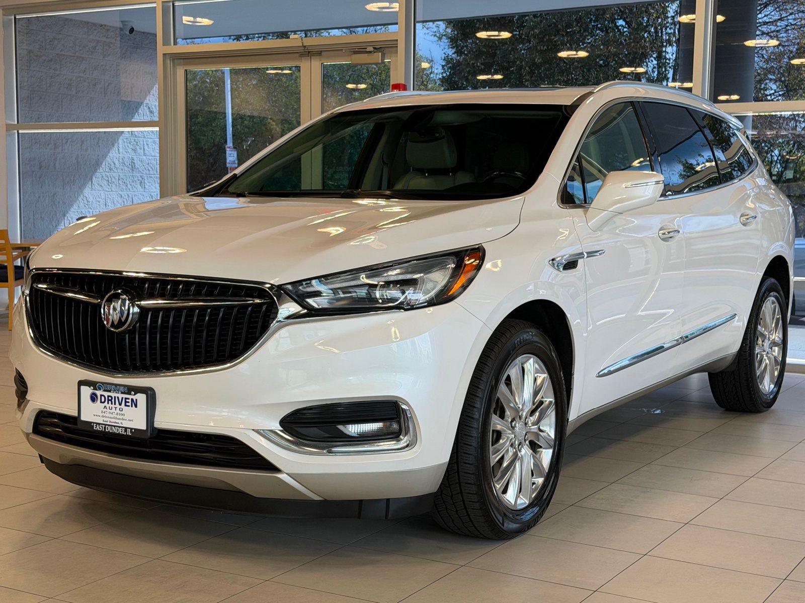 2018 Buick Enclave Essence photo 3