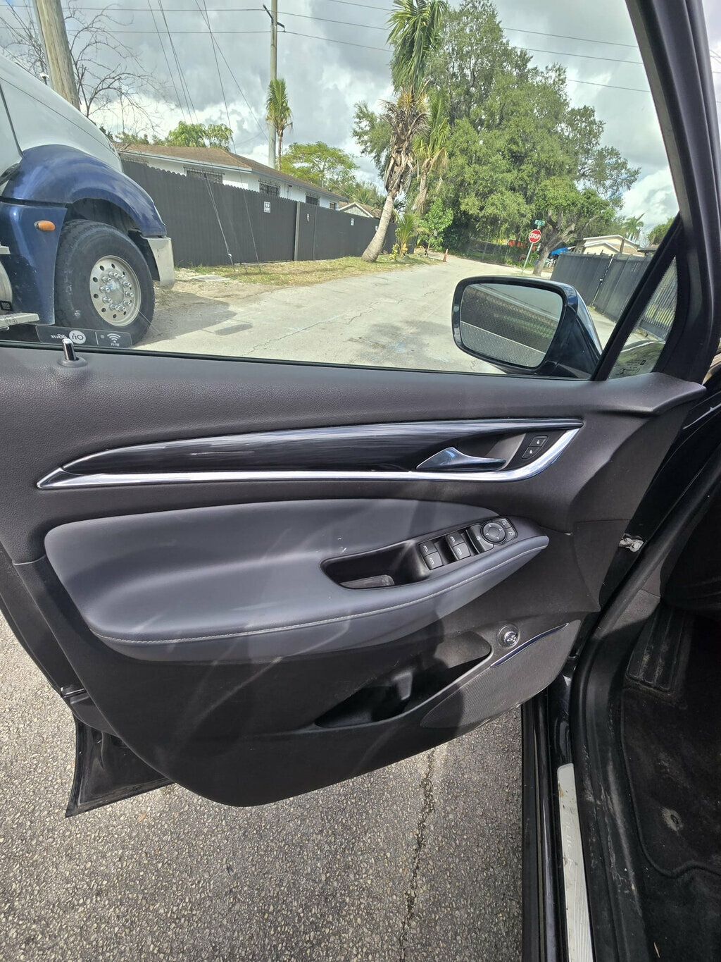 2018 Buick Enclave FWD 4dr Essence - 22968722 - 7