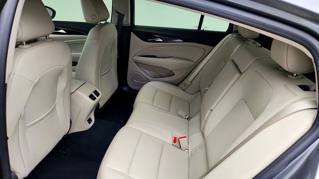 2018 Buick Regal Sportback 4dr Sedan Essence w/ Driver Confidence Pkgs, Bose Audio & Nav. - 22994745 - 21