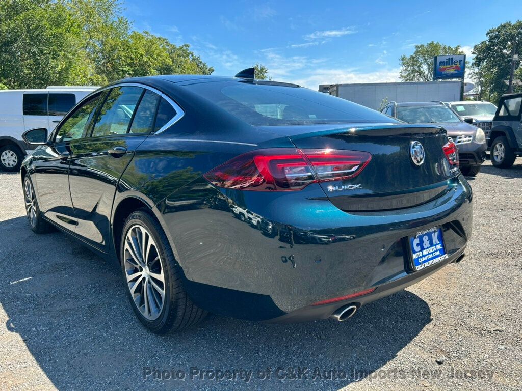 2018 Buick Regal Sportback Preferred II photo 15