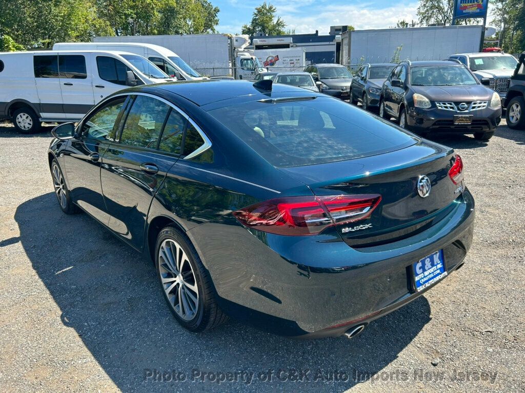 2018 Buick Regal Sportback Preferred II photo 16