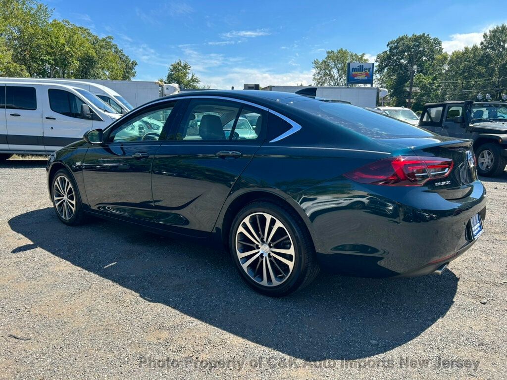2018 Buick Regal Sportback Preferred II photo 17