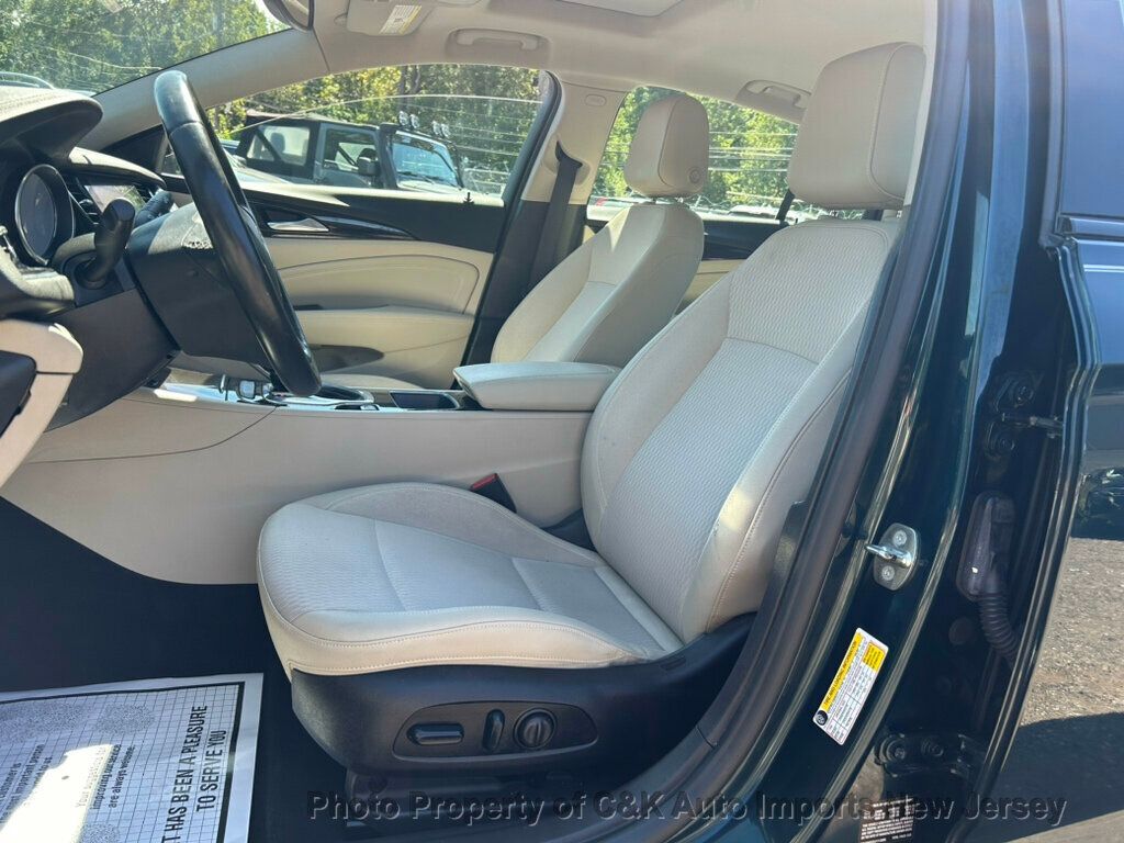 2018 Buick Regal Sportback Preferred II photo 21