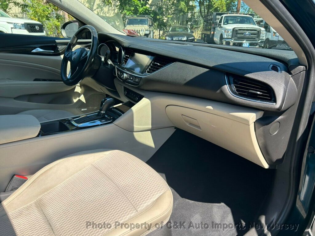 2018 Buick Regal Sportback Preferred II photo 24