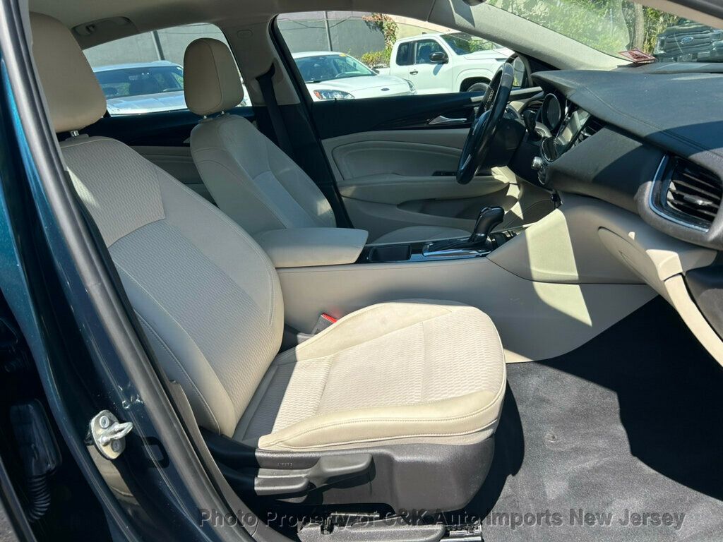 2018 Buick Regal Sportback Preferred II photo 25