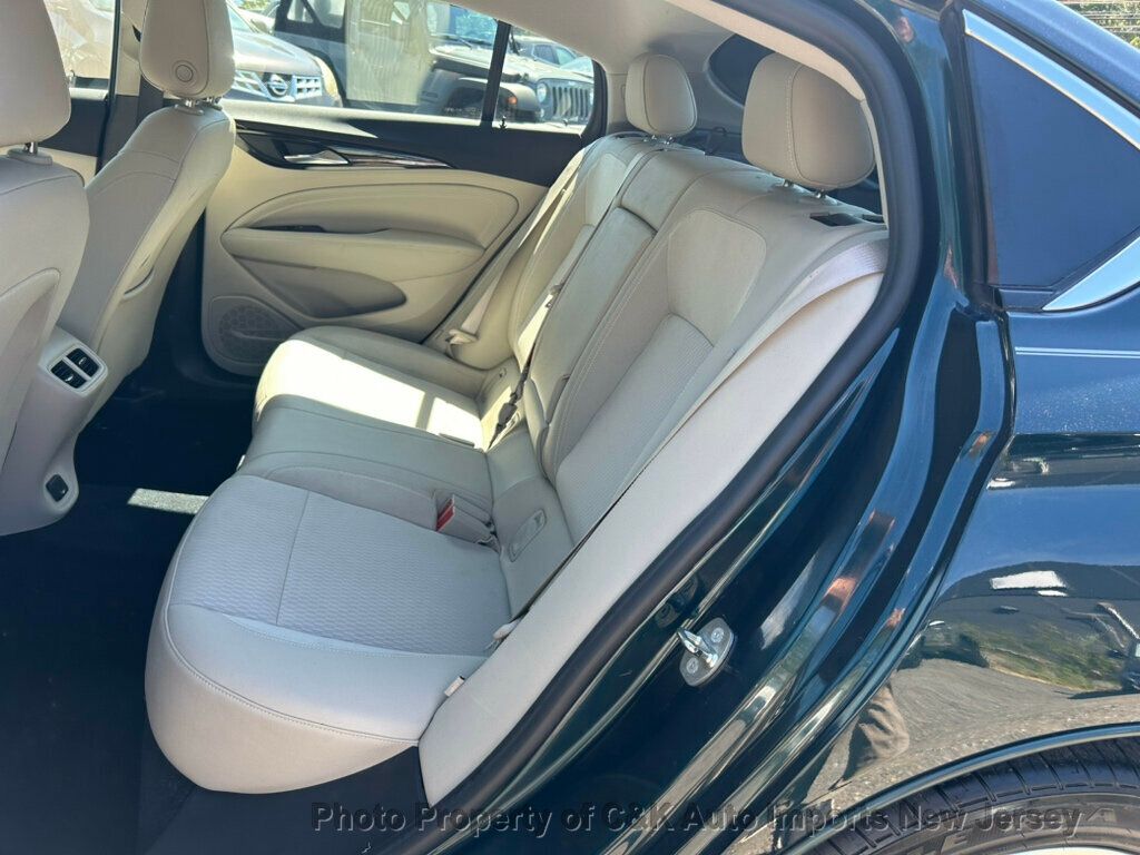 2018 Buick Regal Sportback Preferred II photo 27