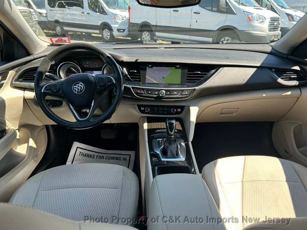 2018 Buick Regal Sportback Preferred II photo 30