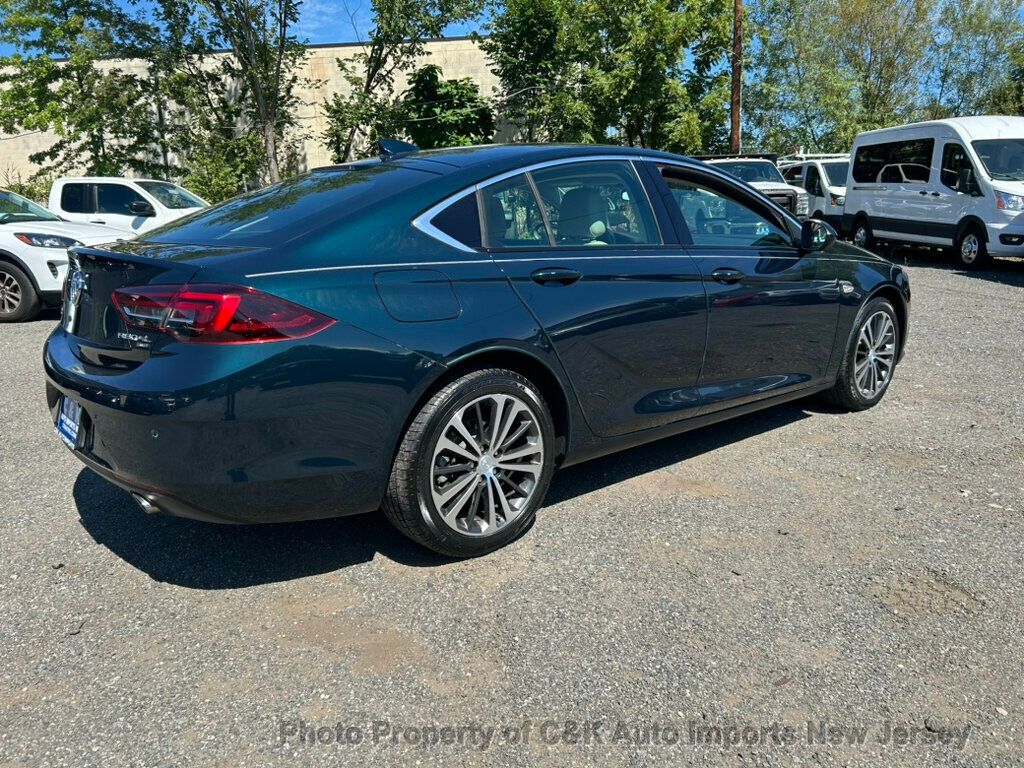 2018 Buick Regal Sportback Preferred II photo 9