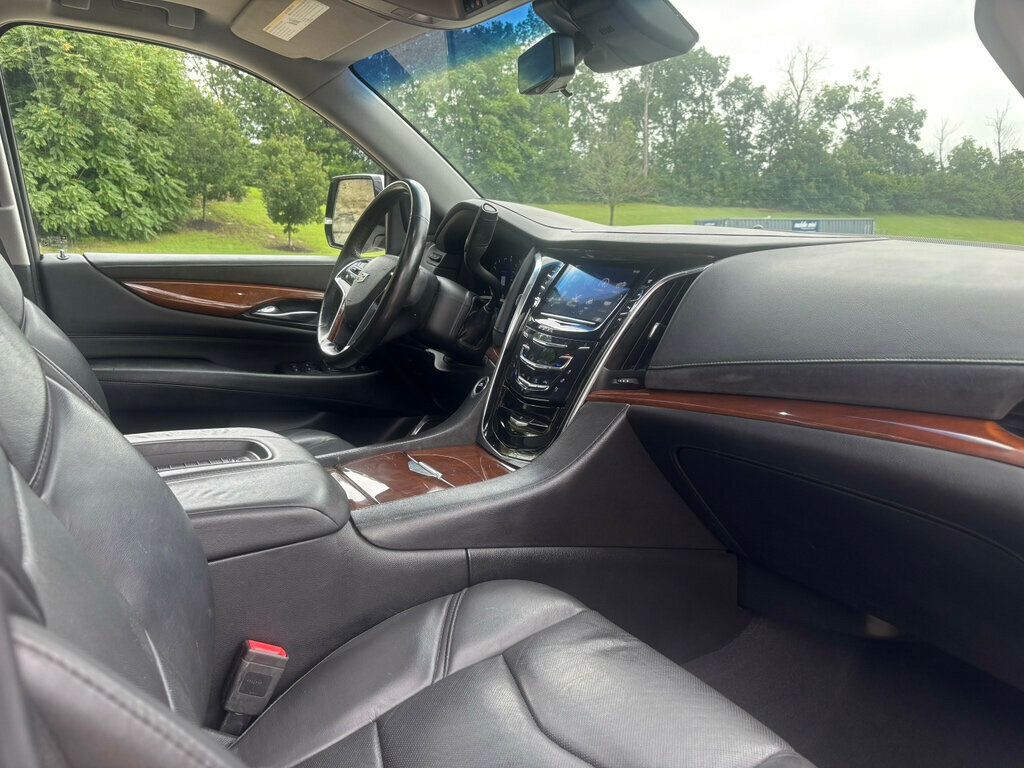 2018 Cadillac Escalade Premium Luxury photo 4