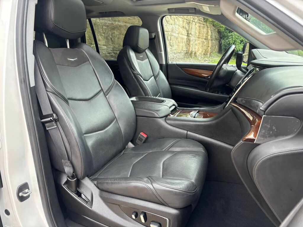 2018 Cadillac Escalade Premium Luxury photo 5