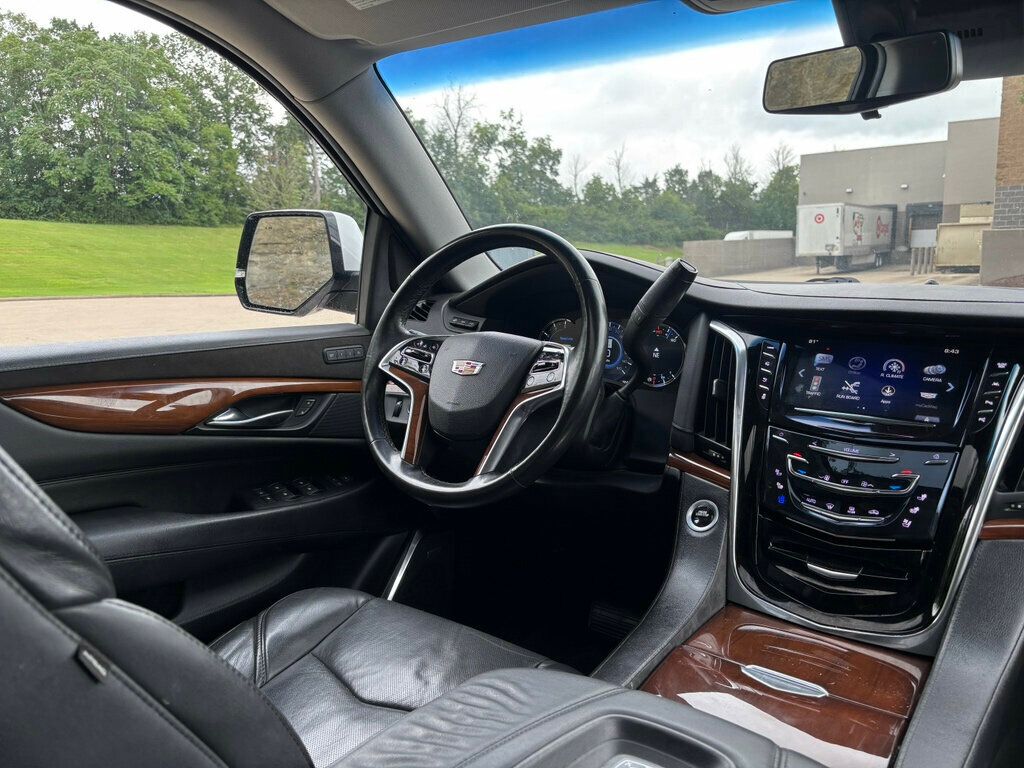 2018 Cadillac Escalade Premium Luxury photo 15