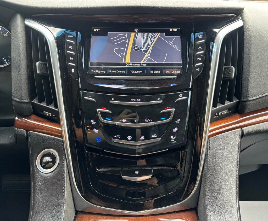 2018 Cadillac Escalade Premium Luxury photo 21