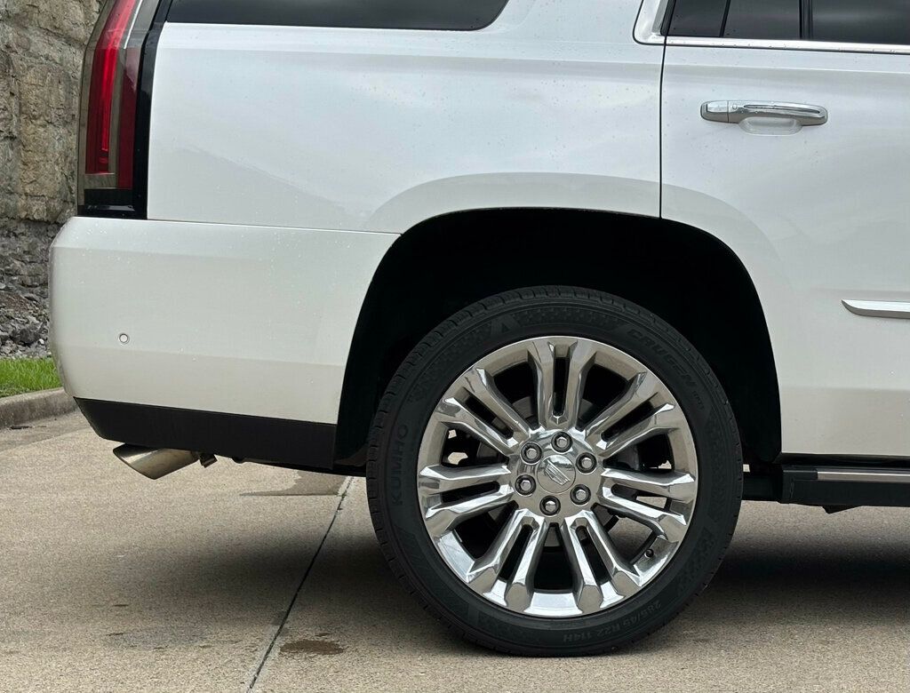 2018 Cadillac Escalade Premium Luxury photo 32