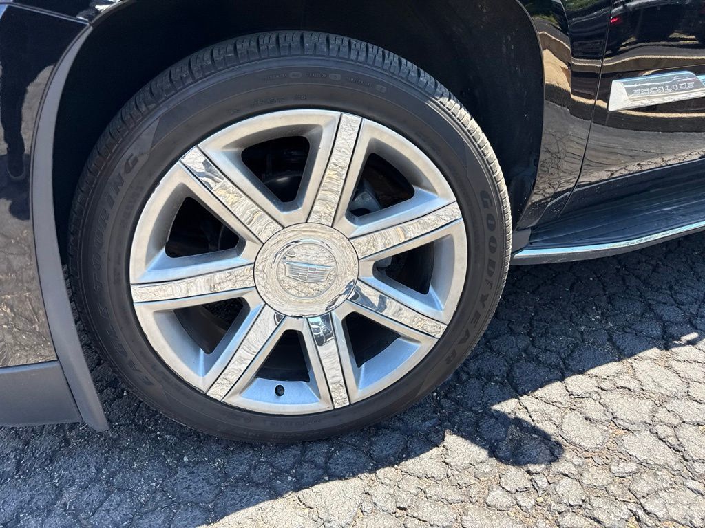 2018 Cadillac Escalade 4WD 4dr Luxury - 23043430 - 1