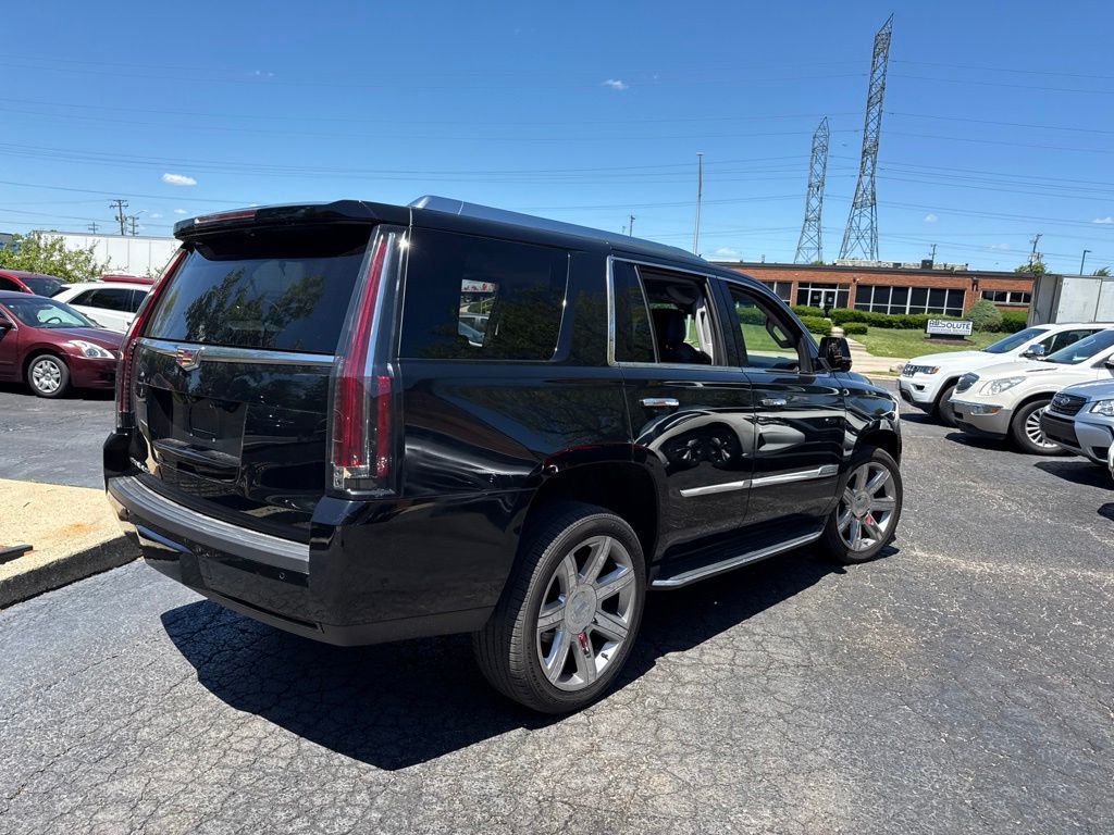 2018 Cadillac Escalade 4WD 4dr Luxury - 23043430 - 5