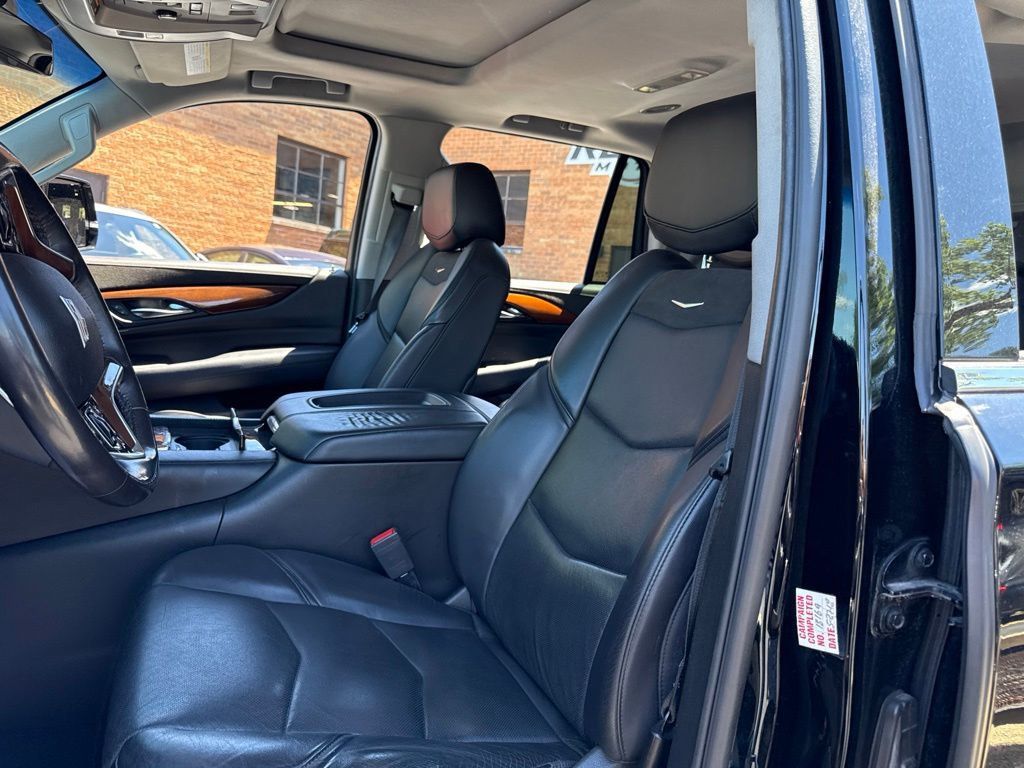 2018 Cadillac Escalade 4WD 4dr Luxury - 23043430 - 6