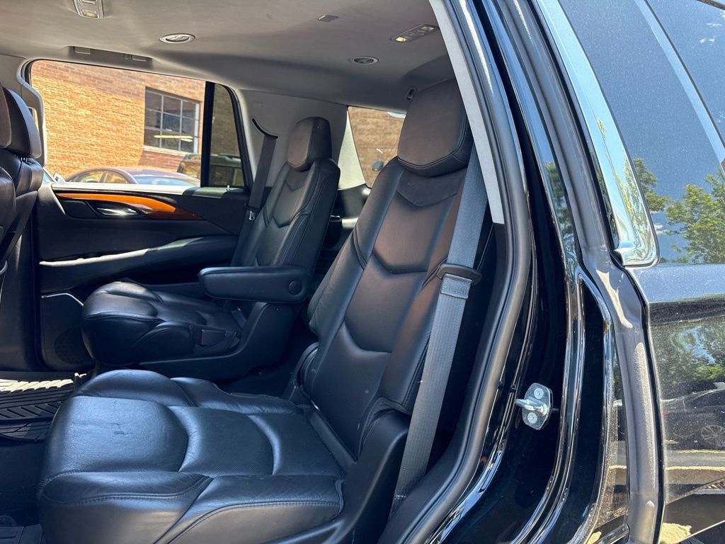 2018 Cadillac Escalade 4WD 4dr Luxury - 23043430 - 7