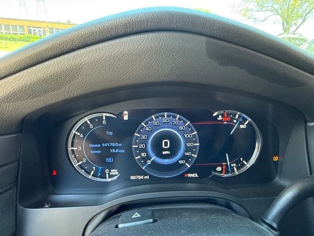 2018 Cadillac Escalade 4WD 4dr Luxury - 23043430 - 8