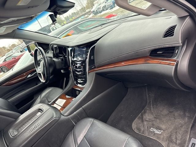 2018 Cadillac Escalade 4WD 4dr Luxury - 22740768 - 20