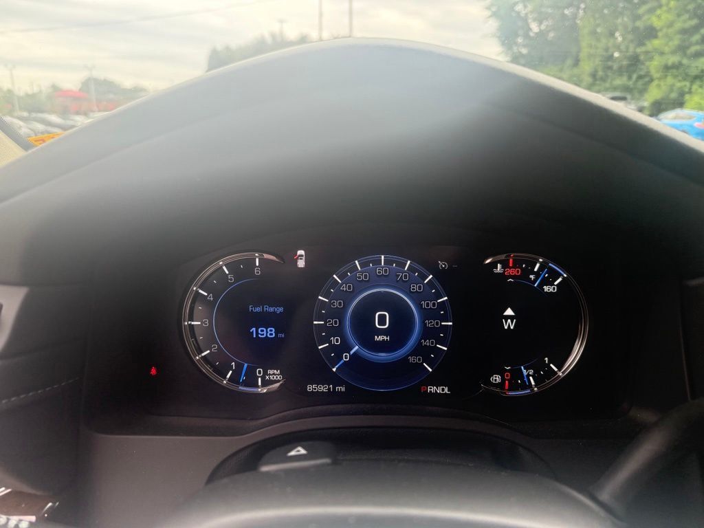 2018 Cadillac Escalade 4WD 4dr Luxury - 23046734 - 9
