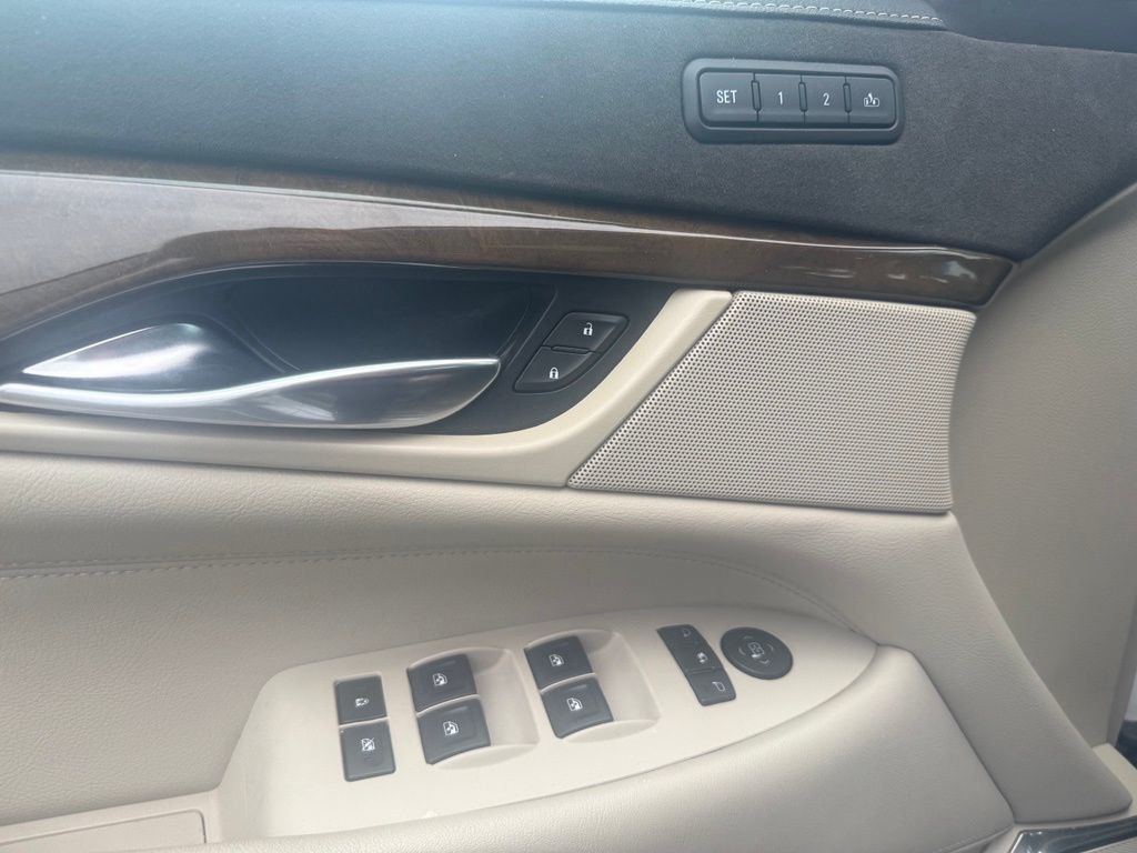 2018 Cadillac Escalade 4WD 4dr Luxury - 23046734 - 15